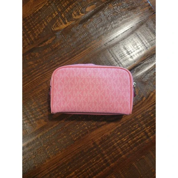 Michael Kors Pink Leather Small Cometic Bag Makeup Bag - Picture 4 of 10